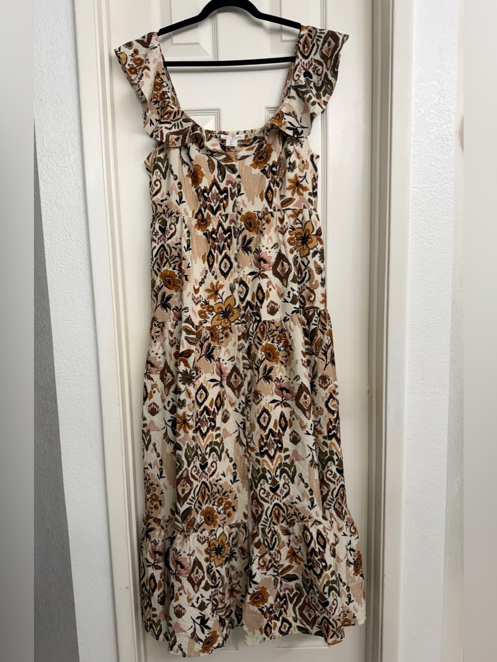7167 Lucky Brand Bohemian Floral Tiered Maxi Dress in Cream, Beige Brown Size L